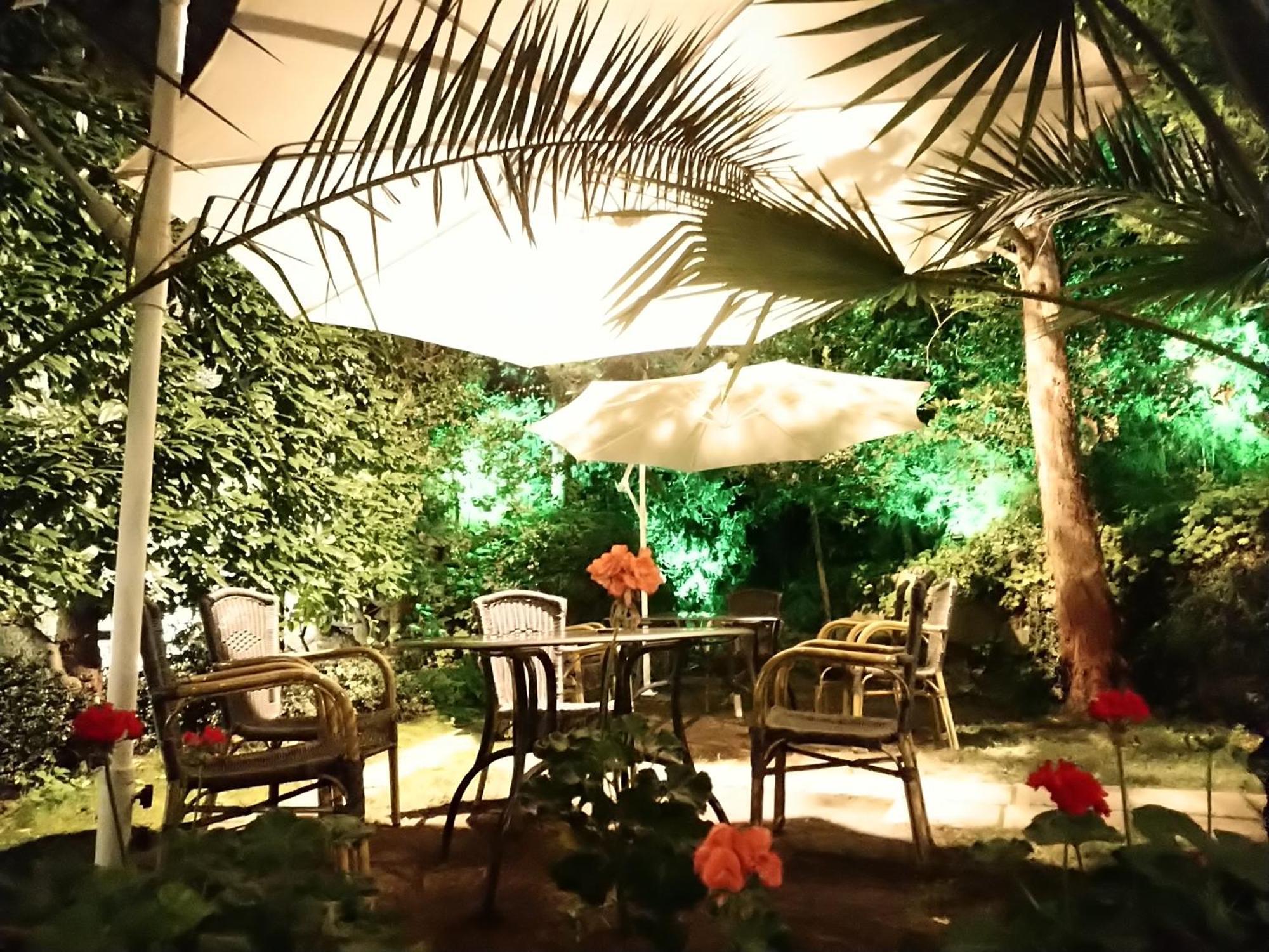 Park Hotel Amfora -Free Parking Vladaya Bagian luar foto
