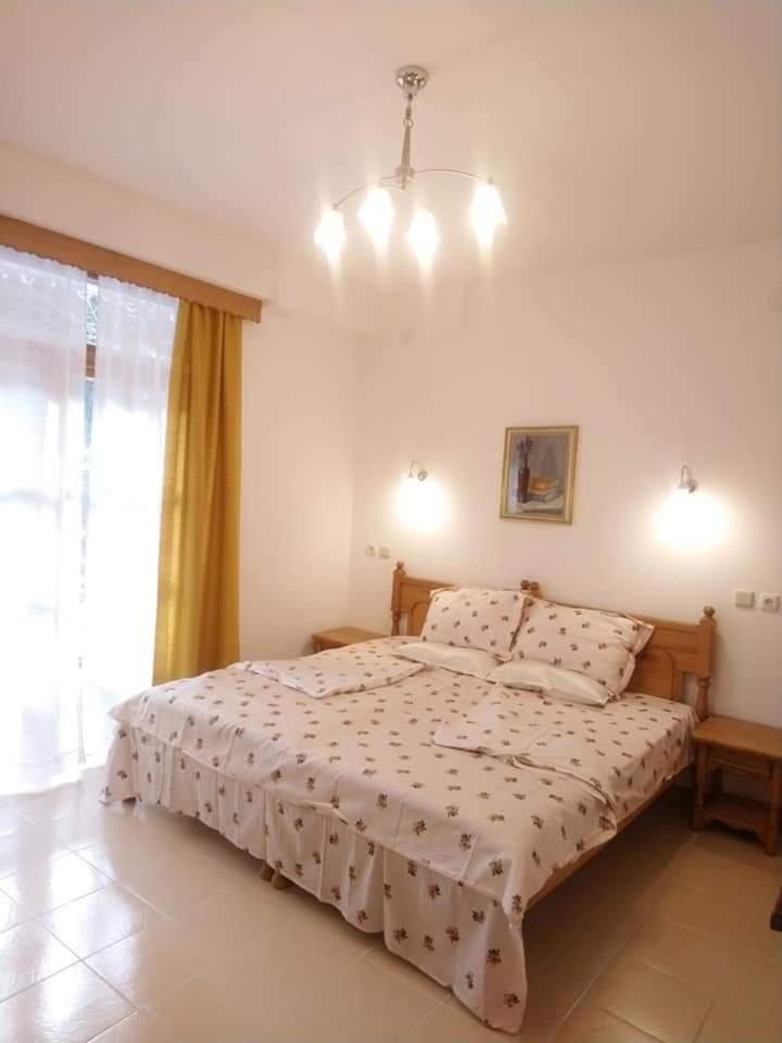 Park Hotel Amfora -Free Parking Vladaya Bagian luar foto