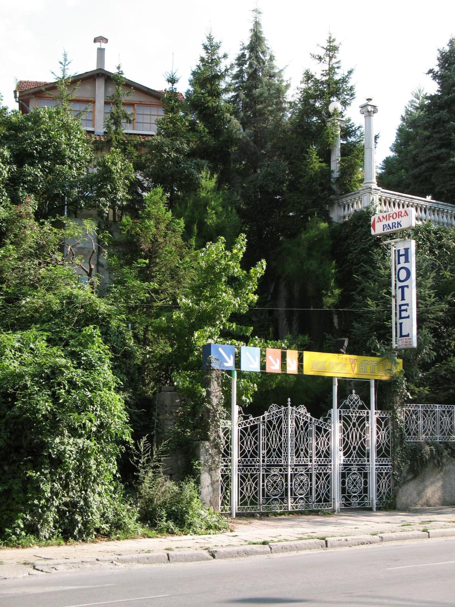 Park Hotel Amfora -Free Parking Vladaya Bagian luar foto